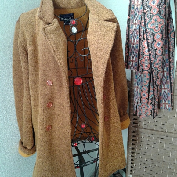 Trendy heavy burnt orange coat - Picture 2 of 6